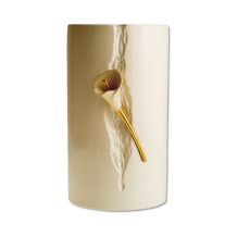 Zuil urn in beige keramiek met aronskelk met goudtinten (4000ml)